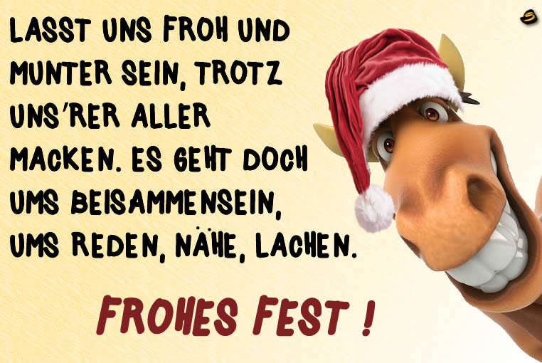 Lustiges Bild mit Gesichtszeichnung eines niedlichen Pferdes mit Weihnachtsmannmütze und frohen Feiertagsnachricht